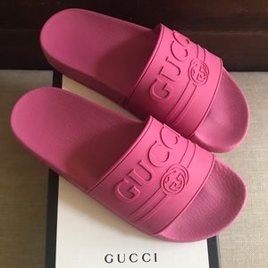 Pursuit Gucci Rubber Slides